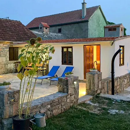 1 Bedroom Lovely In Дом отдыха