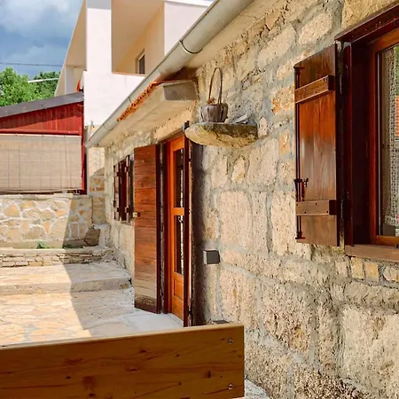 別荘 1 Bedroom Lovely In Medvida