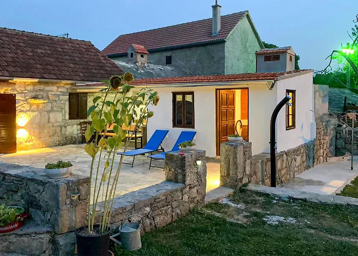 1 Bedroom Lovely In Дом отдыха