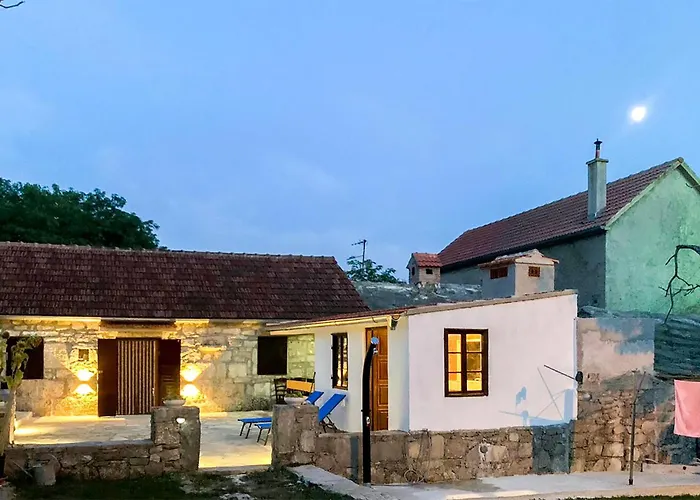 Дом отдыха 1 Bedroom Lovely In *