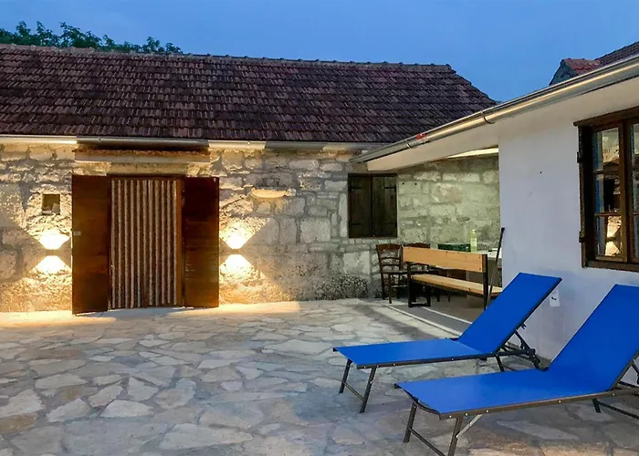 1 Bedroom Lovely In Holiday home