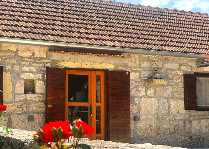 1 Bedroom Lovely In Vikendica Medvida