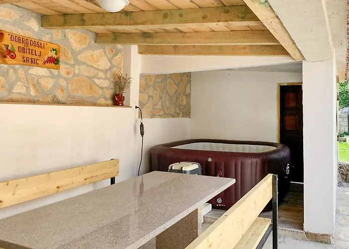 1 Bedroom Lovely In * Medvida